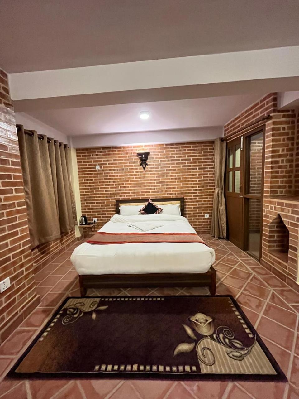 Hotel Durbar Side Bhatgoan Exterior foto