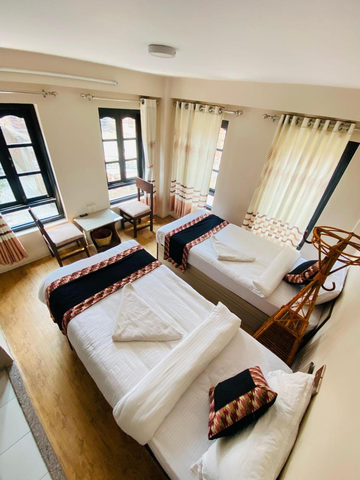 Hotel Durbar Side Bhatgoan Exterior foto